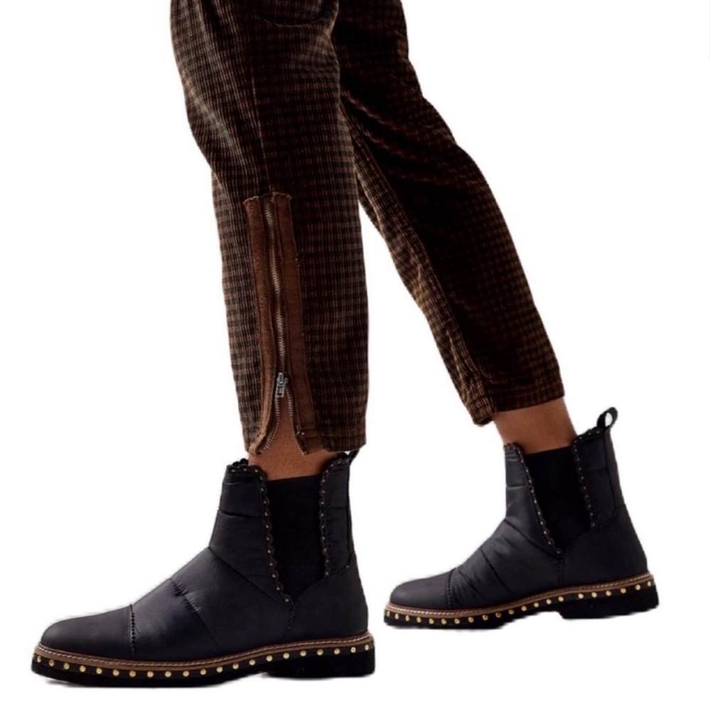 Free People Womens Atlas Puffer Chelsea Black Booties Size 38.5